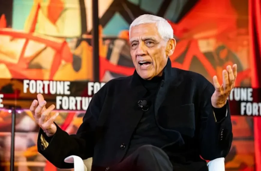 Vinod Khosla speaking at a Fortune event about AI and the future of jobs